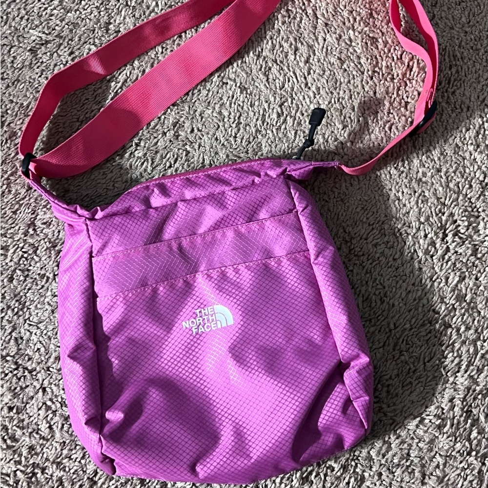 THE NORTH FACE CONVERTIBLE SHOULDER
BAG (PINK)